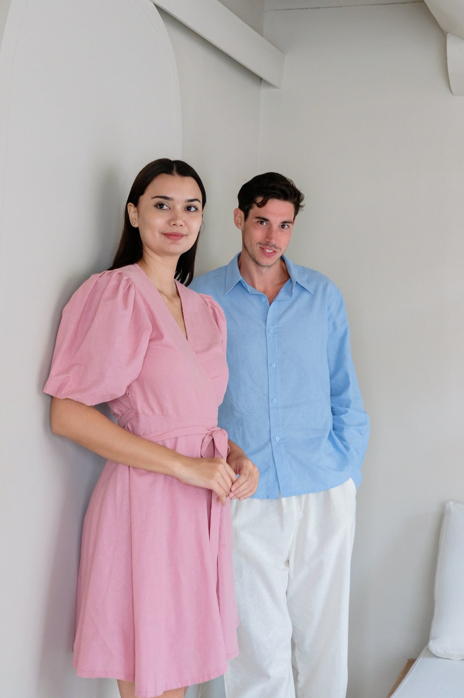 Couple wearing linen clothes.